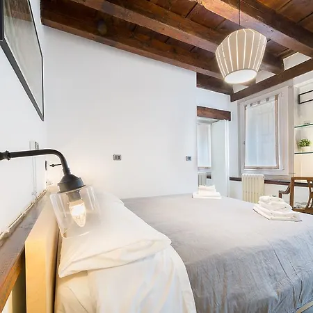 Ve.n.i.ce Cera Casa Santo Stefano Apartment *