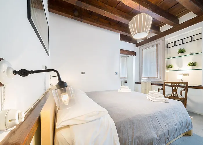 Cera Casa Santo Stefano Διαμέρισμα *