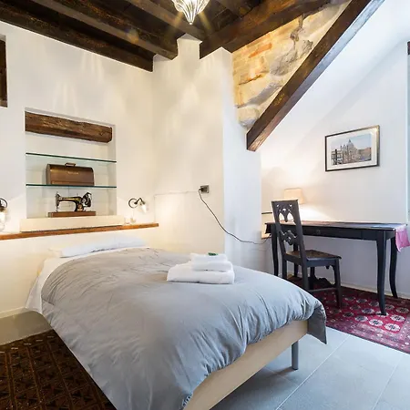Ve.n.i.ce Cera Casa Santo Stefano * Venetië
