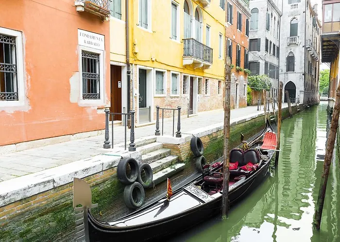 Cera Casa Santo Stefano * Венеция